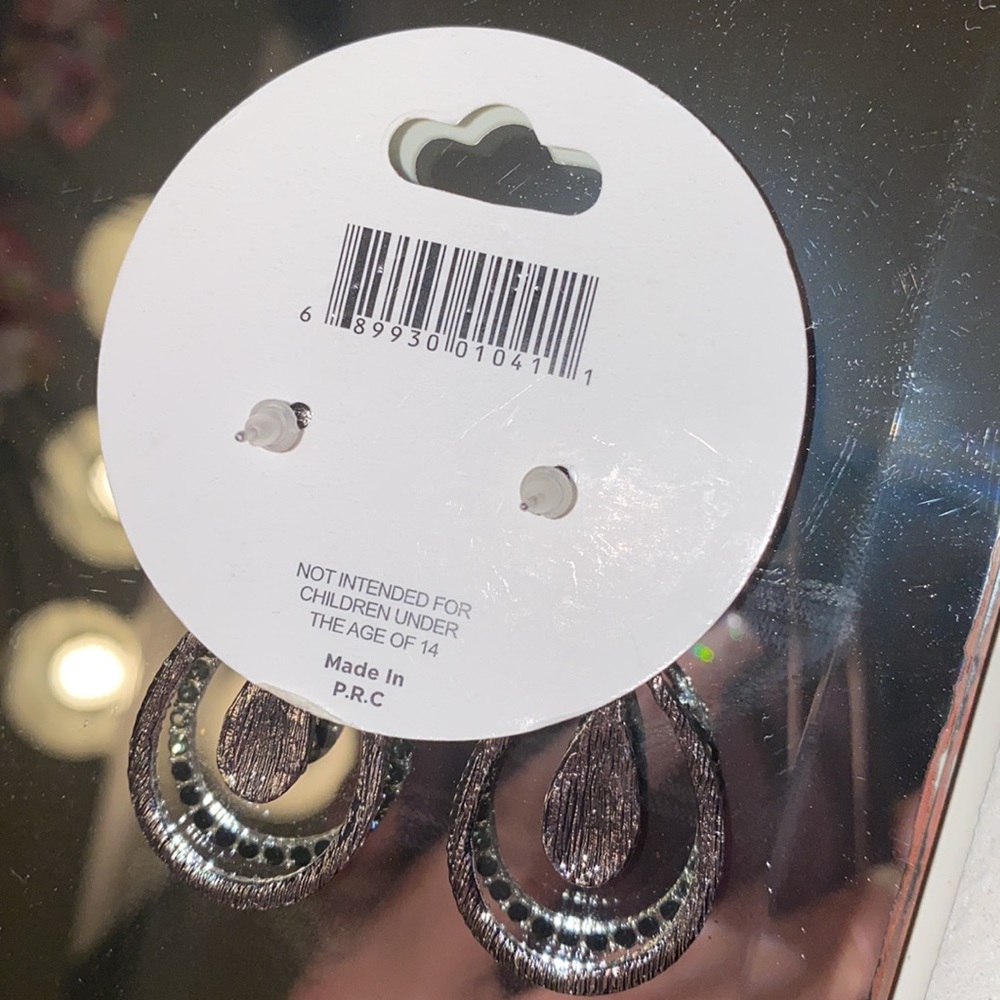 Earrings - Picture 4 of 4